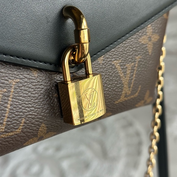 LOUIS VUITTON Padlock On Strap Monogram Handbag - Picture 5 of 13